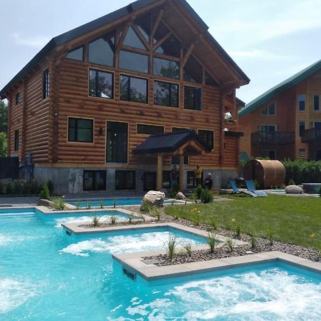 צ'מבורד Chalets Et Spa Lac Saint-Jean מראה חיצוני תמונה