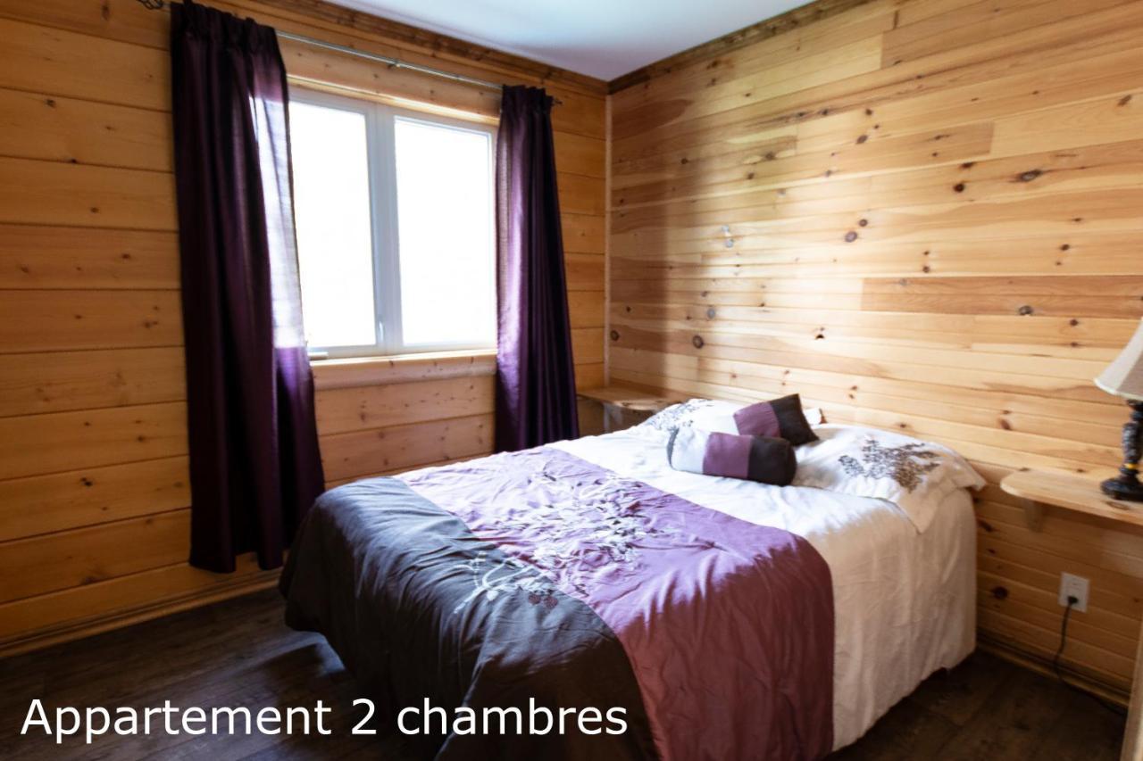צ'מבורד Chalets Et Spa Lac Saint-Jean מראה חיצוני תמונה