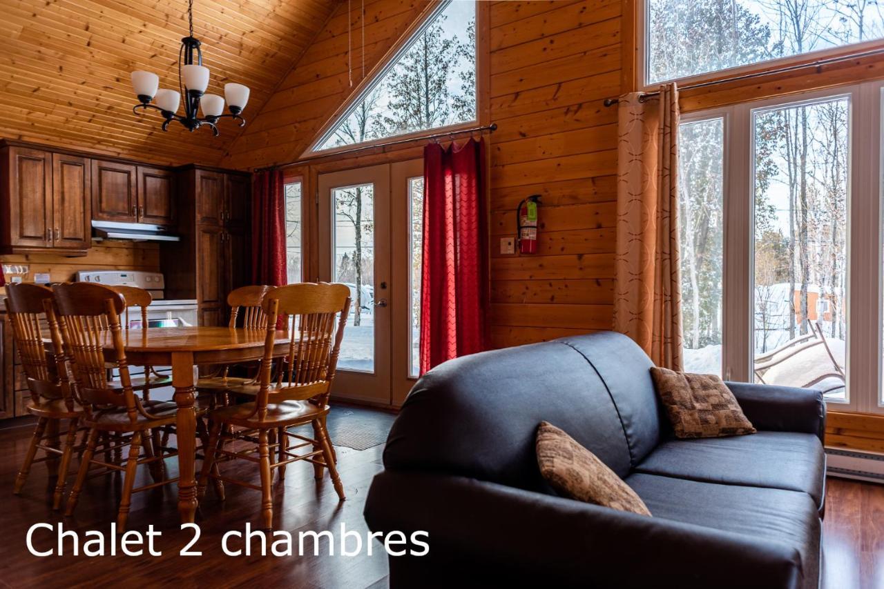 צ'מבורד Chalets Et Spa Lac Saint-Jean מראה חיצוני תמונה