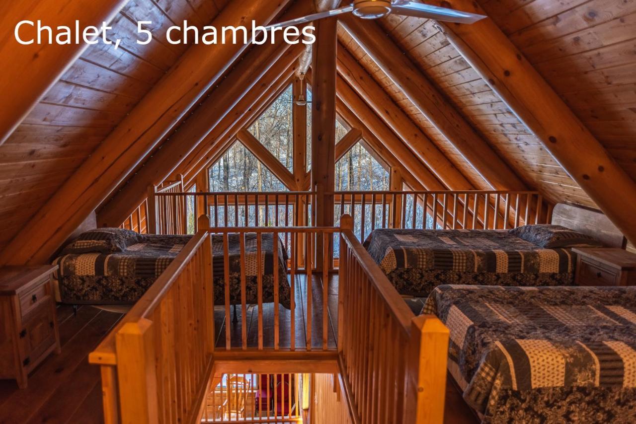 צ'מבורד Chalets Et Spa Lac Saint-Jean מראה חיצוני תמונה