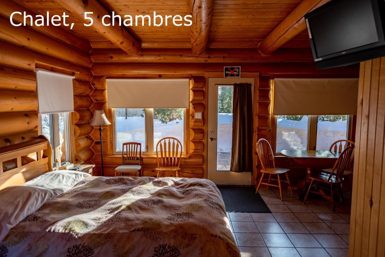 צ'מבורד Chalets Et Spa Lac Saint-Jean מראה חיצוני תמונה