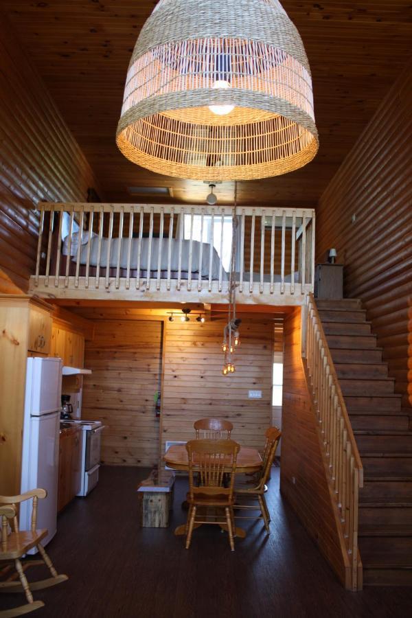 צ'מבורד Chalets Et Spa Lac Saint-Jean מראה חיצוני תמונה