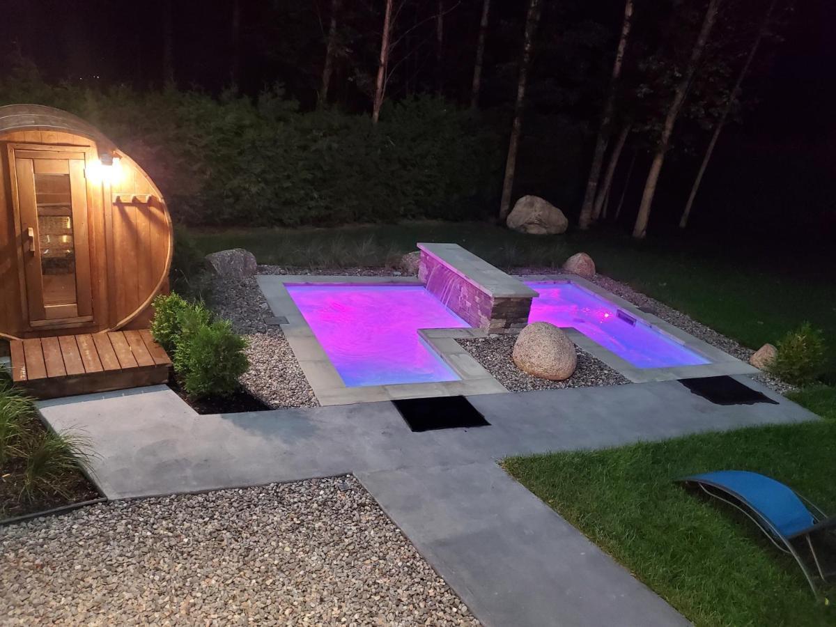 צ'מבורד Chalets Et Spa Lac Saint-Jean מראה חיצוני תמונה