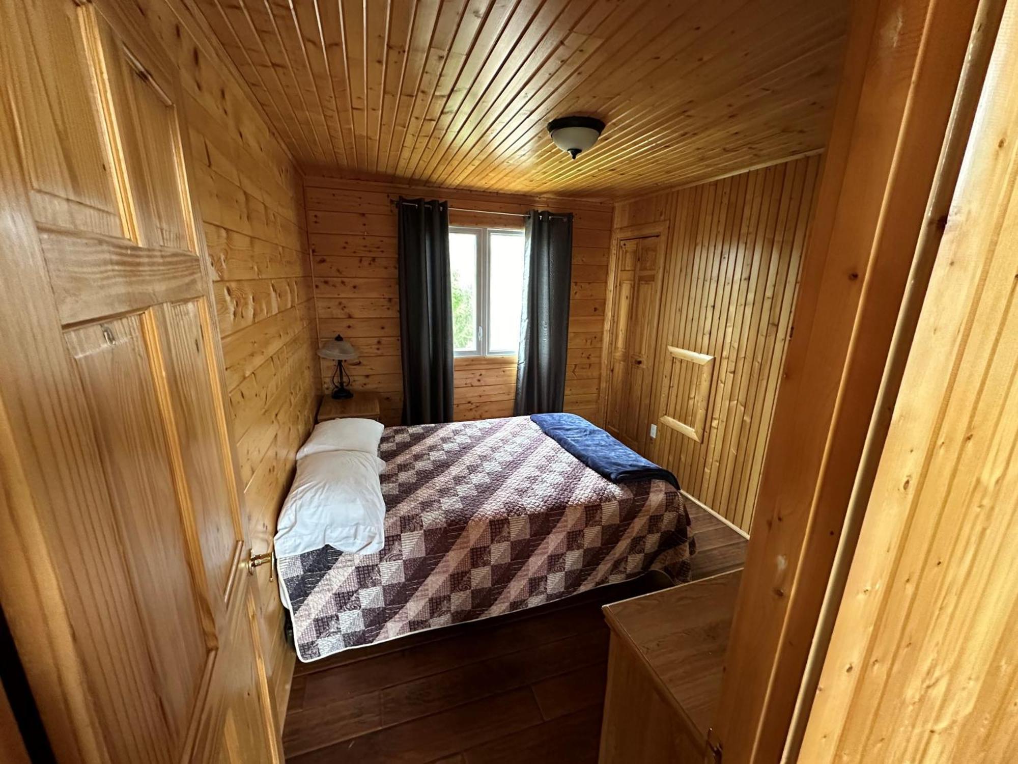 צ'מבורד Chalets Et Spa Lac Saint-Jean מראה חיצוני תמונה