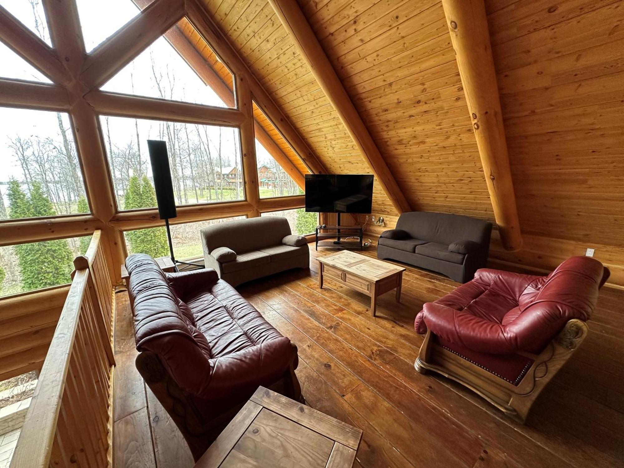 צ'מבורד Chalets Et Spa Lac Saint-Jean מראה חיצוני תמונה
